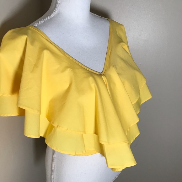 Cool Yellow Ruffle Top 💛 - Picture 2 of 7